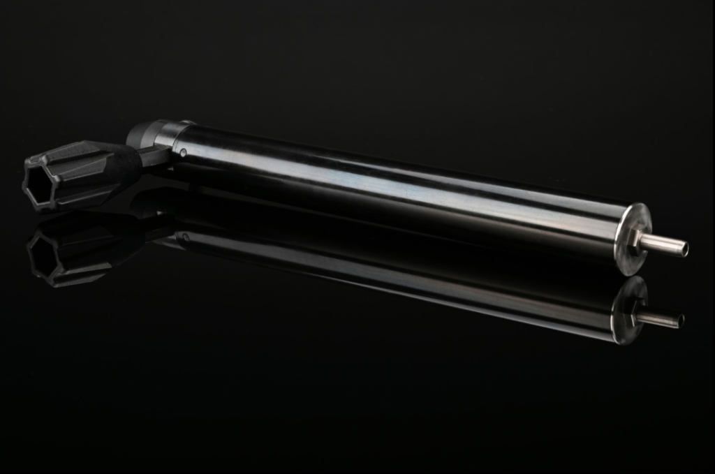An inside look into the Silverback TAC-41P's chamber with the bolt removed, shedding light on its impeccable interior craftsmanship and the high standards of precision and quality.